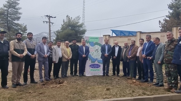 روز درختکاری در شهرستان دنا